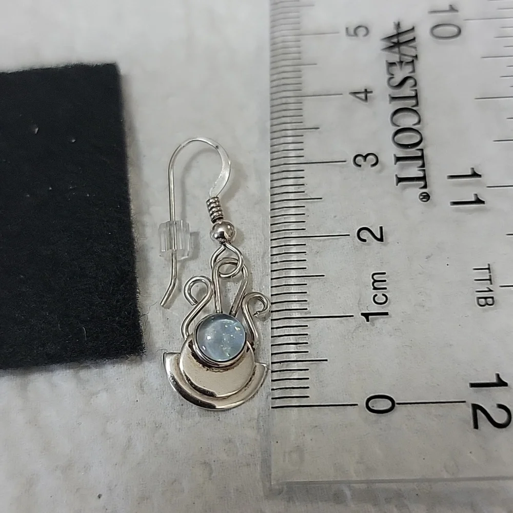 Handcrafted - Picture 2 of 3